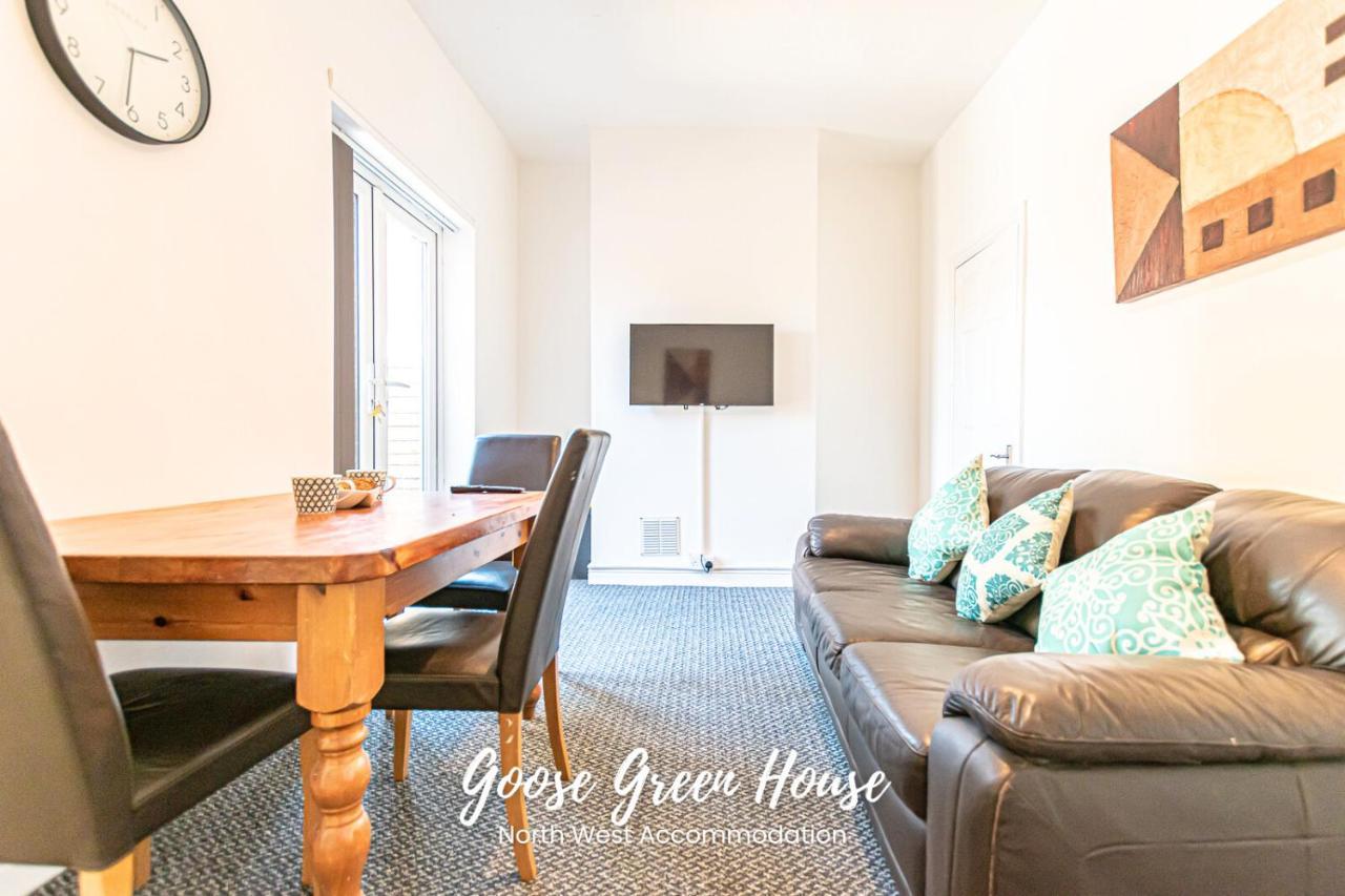 Modern 3Br House In Ince Ideal For Contractors & Long Stays 위건 외부 사진