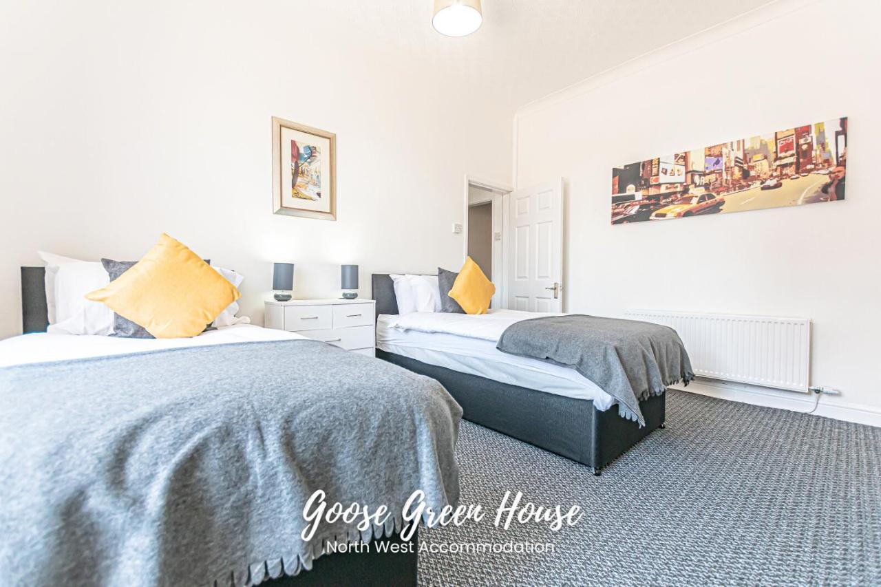 Modern 3Br House In Ince Ideal For Contractors & Long Stays 위건 외부 사진