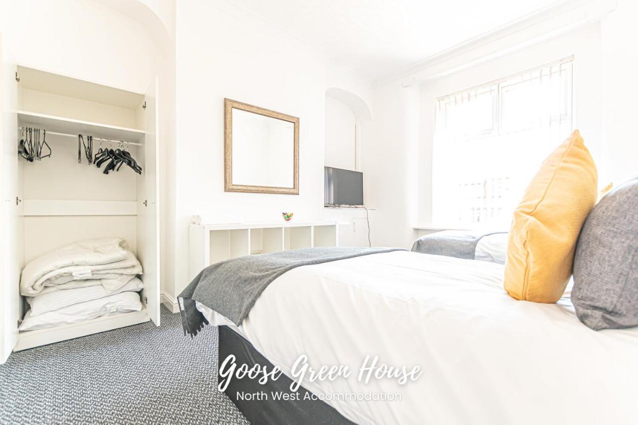 Modern 3Br House In Ince Ideal For Contractors & Long Stays 위건 외부 사진