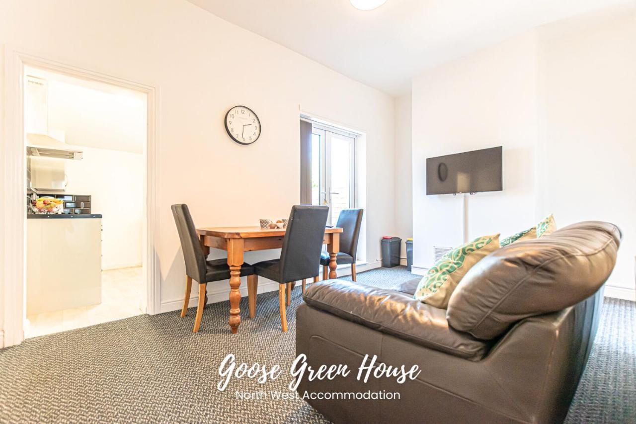 Modern 3Br House In Ince Ideal For Contractors & Long Stays 위건 외부 사진