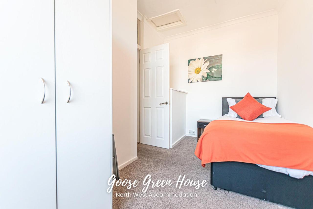 Modern 3Br House In Ince Ideal For Contractors & Long Stays 위건 외부 사진