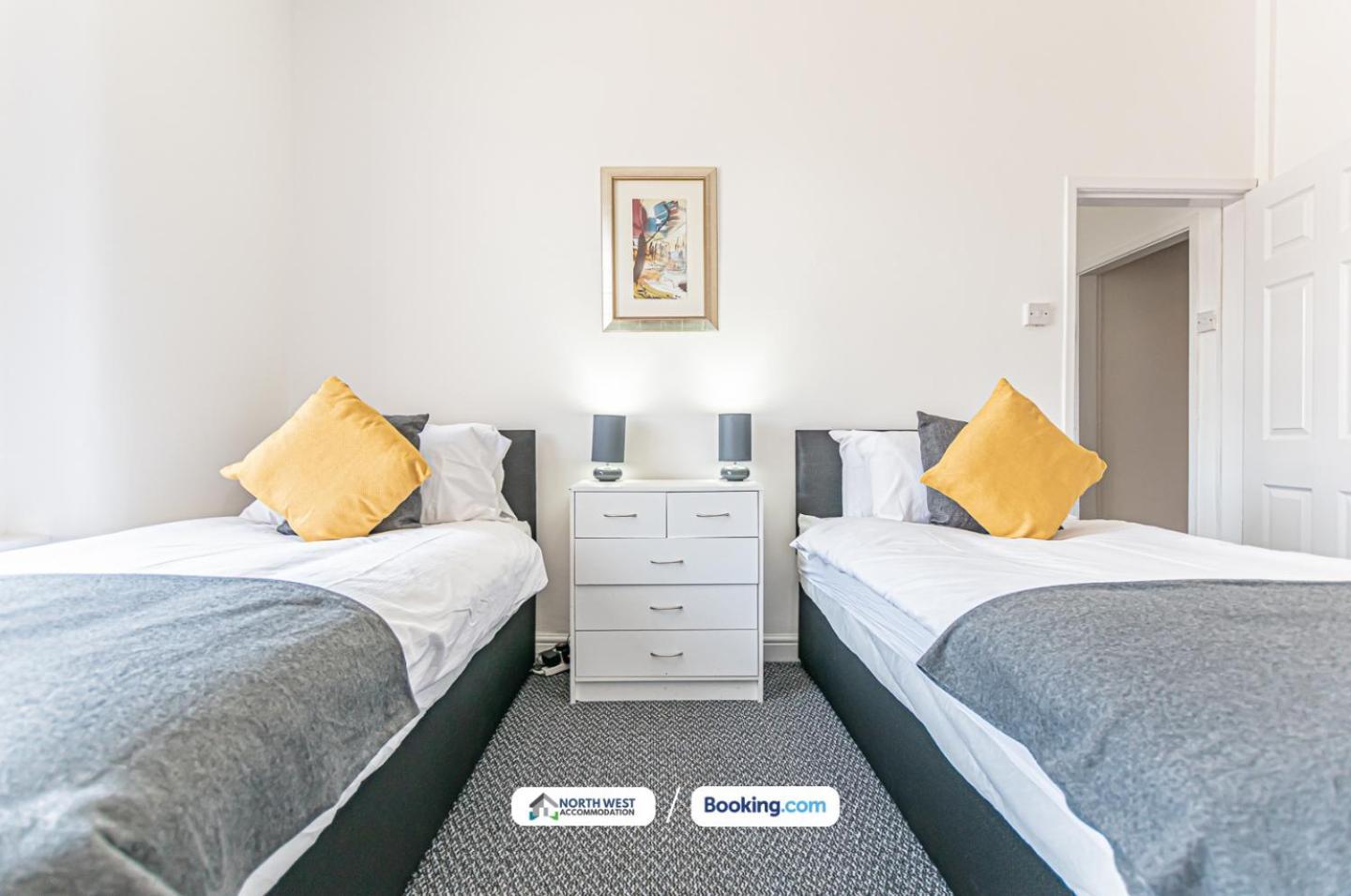 Modern 3Br House In Ince Ideal For Contractors & Long Stays 위건 외부 사진
