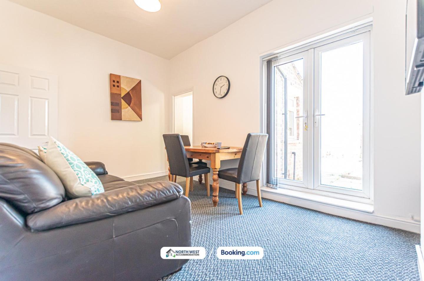 Modern 3Br House In Ince Ideal For Contractors & Long Stays 위건 외부 사진