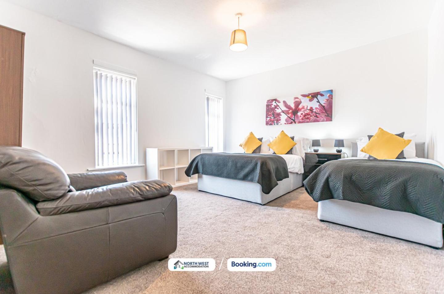 Modern 3Br House In Ince Ideal For Contractors & Long Stays 위건 외부 사진