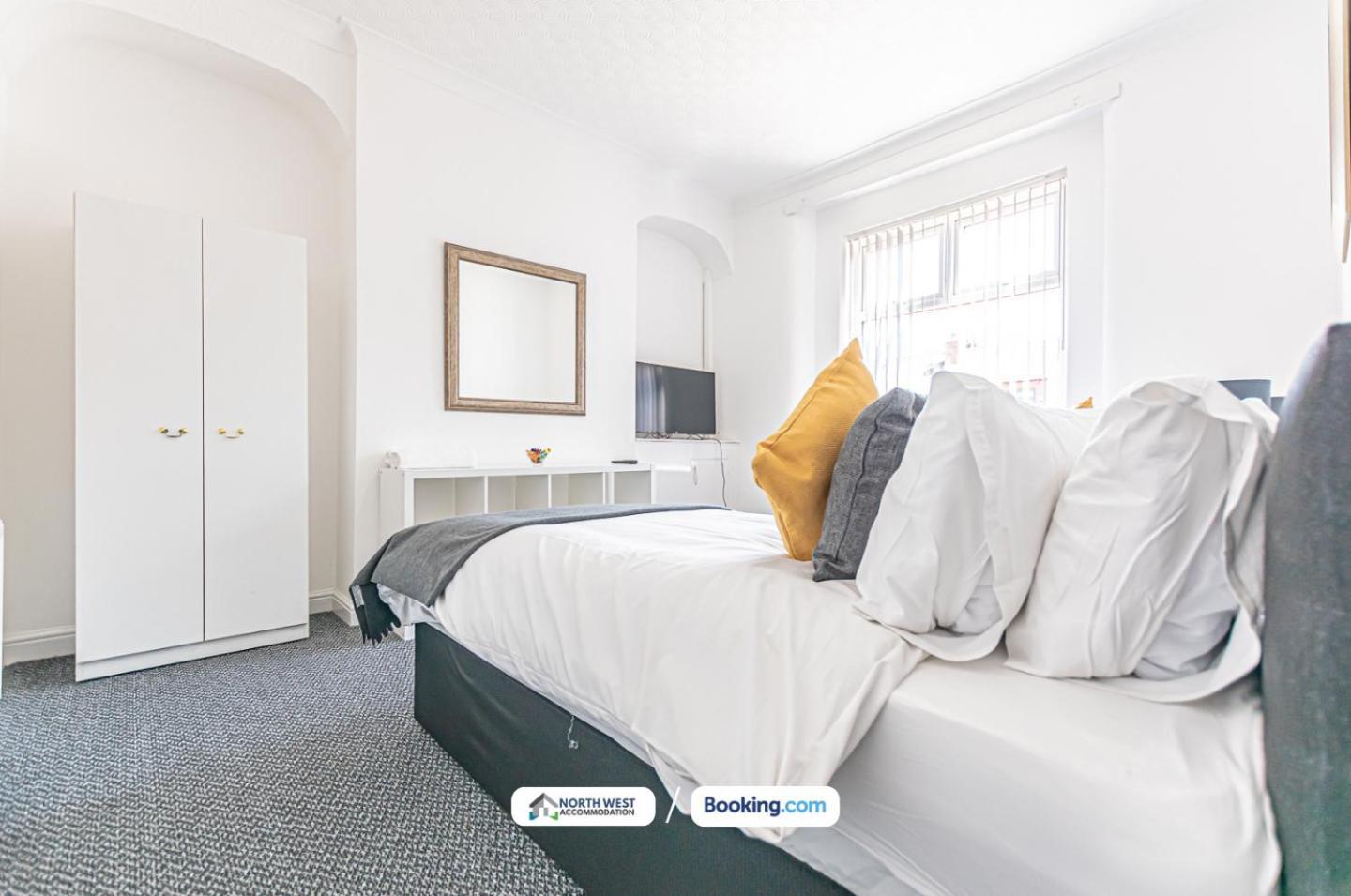 Modern 3Br House In Ince Ideal For Contractors & Long Stays 위건 외부 사진