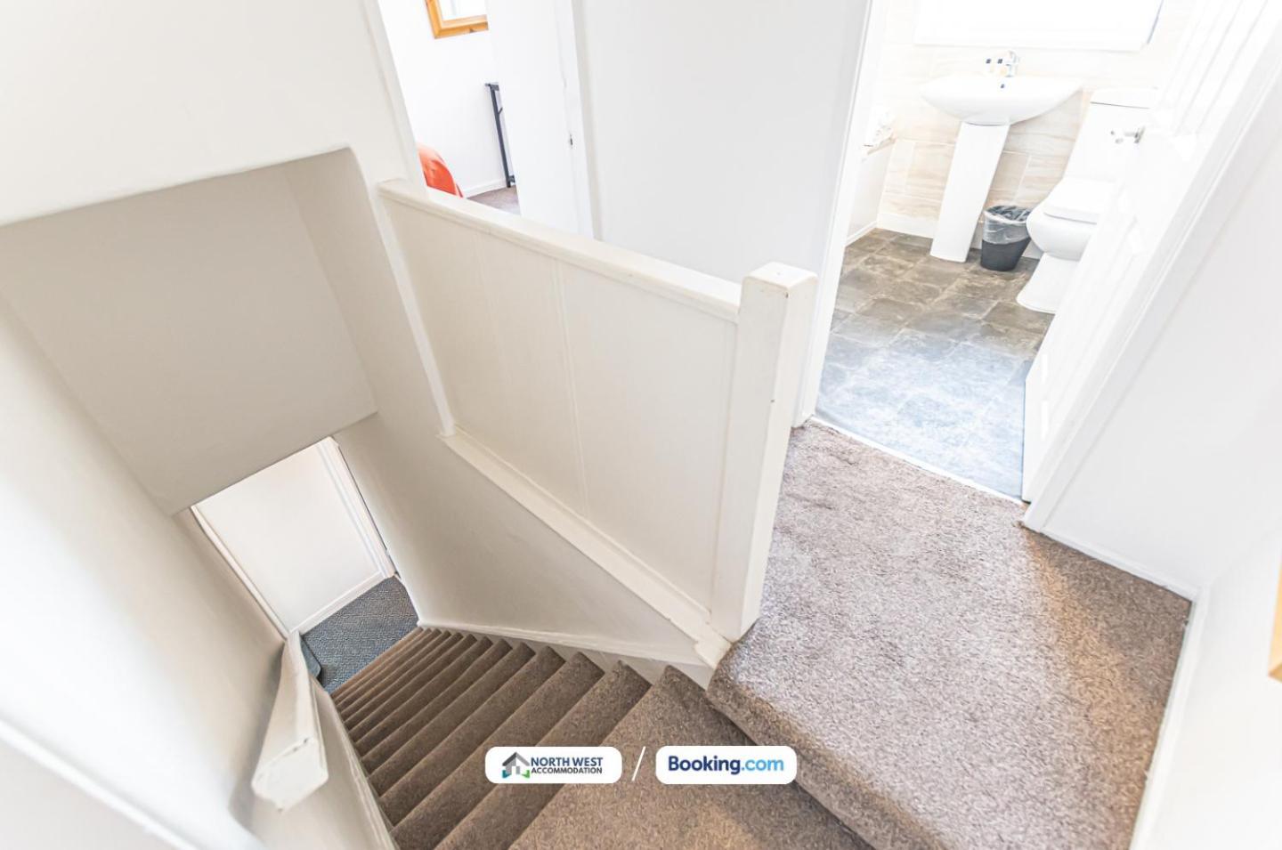 Modern 3Br House In Ince Ideal For Contractors & Long Stays 위건 외부 사진