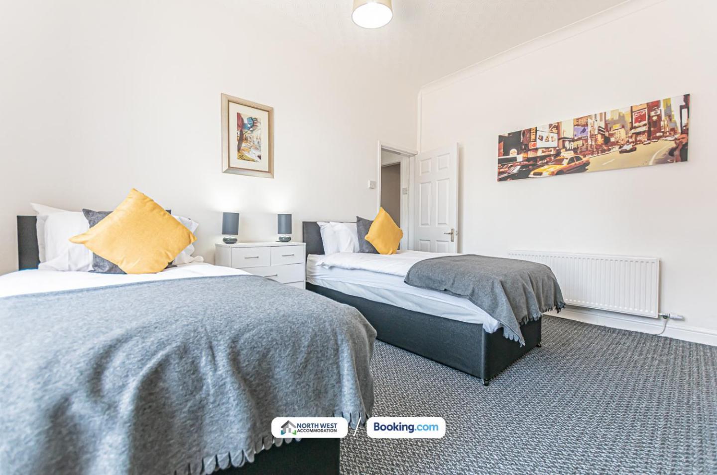Modern 3Br House In Ince Ideal For Contractors & Long Stays 위건 외부 사진