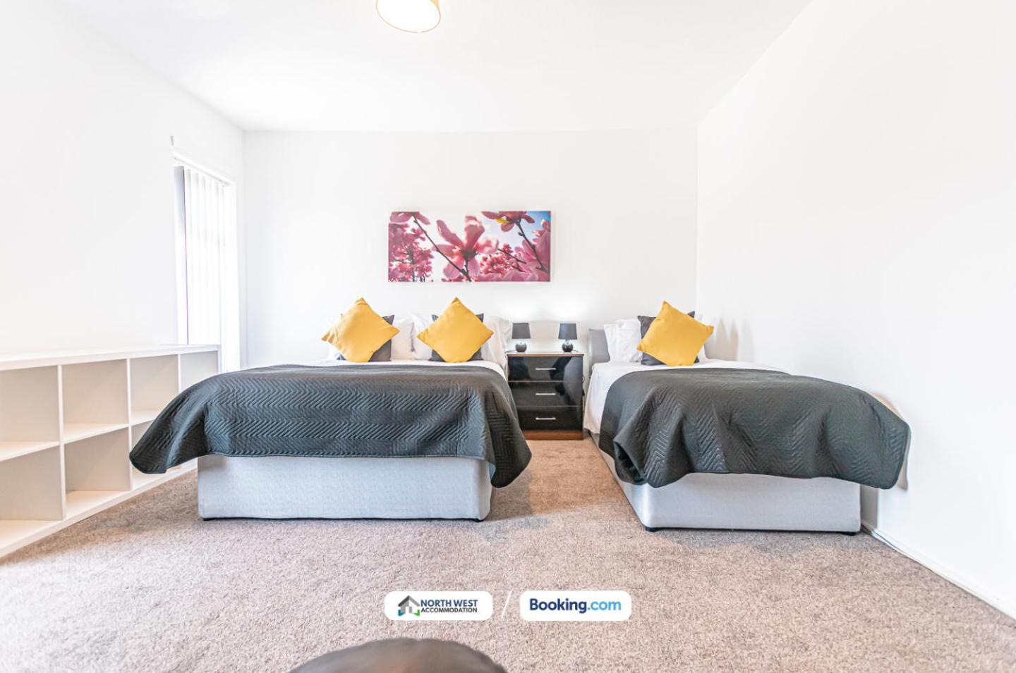 Modern 3Br House In Ince Ideal For Contractors & Long Stays 위건 외부 사진